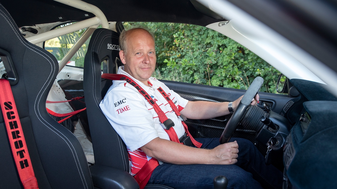 Toyota-Corolla-WRC-replica-interieur-voorstoelen.jpg